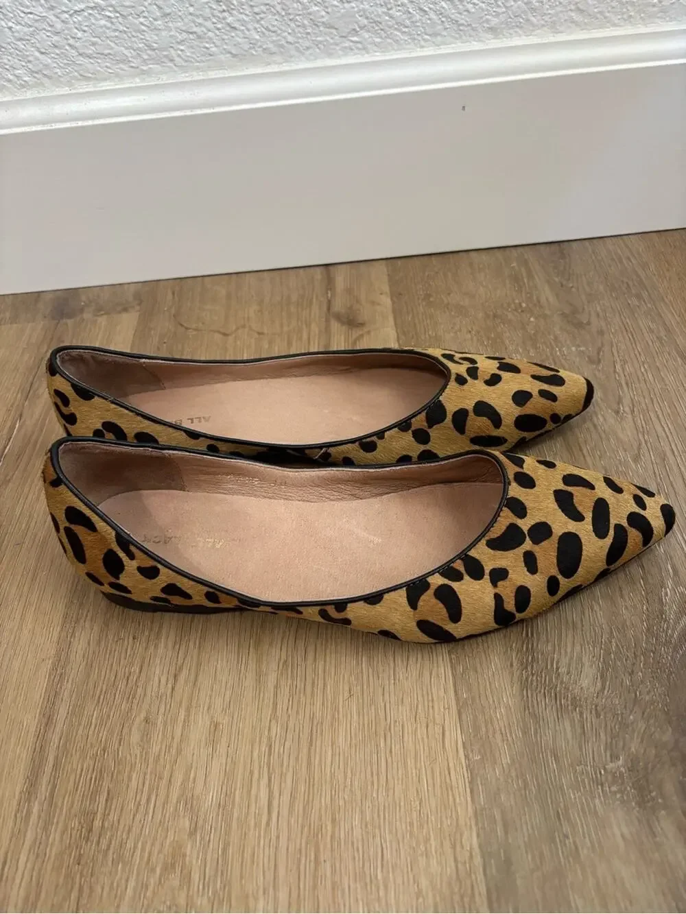 Leopard Print Pointed Toe Women's Flats Tan Black Leather Size 40 9